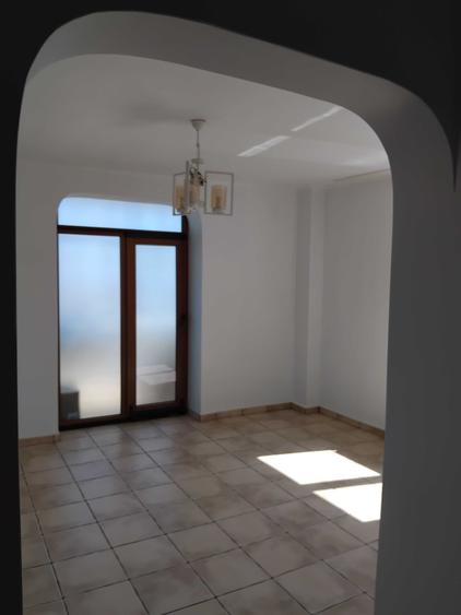 Apartament cu 3 camere decomandat în Micro 6