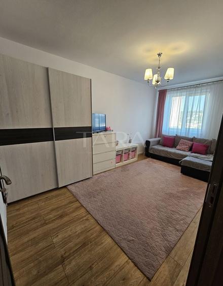 Apartament cu 3 camere decomandat în Dâmbul Rotund
