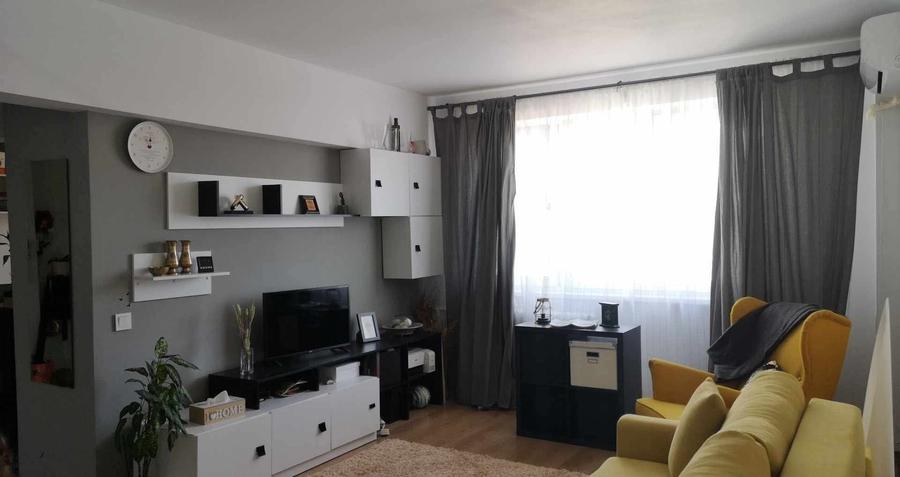 Apartament cu 3 camere decomandat în Central