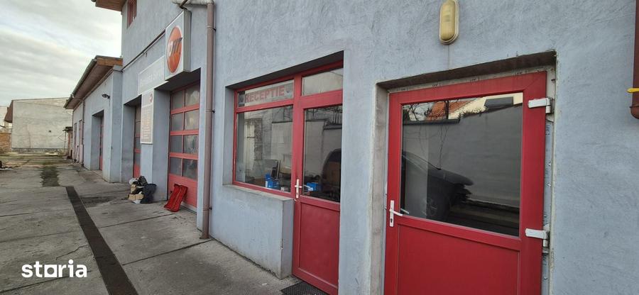 Casă cu 7 camere cu Teren 1174 Mp în Central