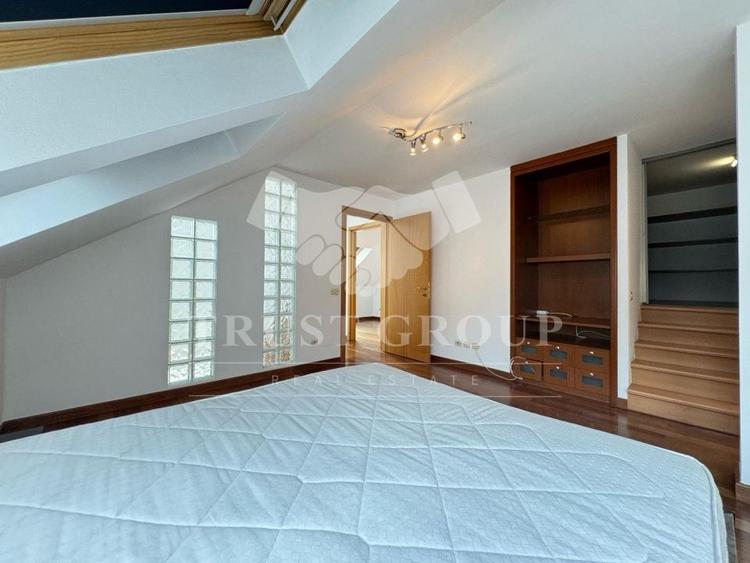 Penthouse cu 3 camere, mobilat în Clucerului