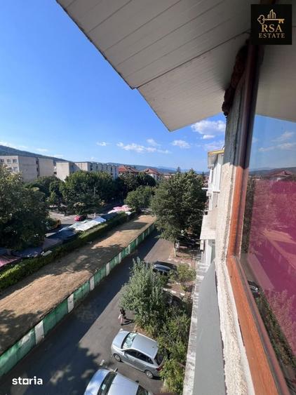 Apartament cu 3 camere în Traian