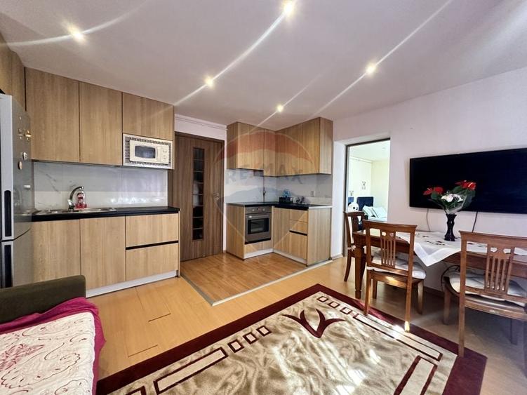 Apartament cu 2 camere semidecomandat, mobilat în Iris