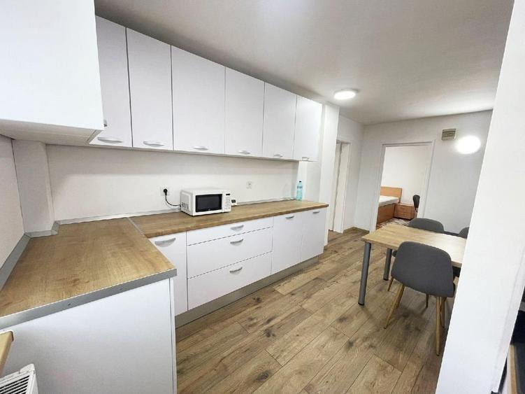 Apartament cu 3 camere decomandat, mobilat în Zorilor