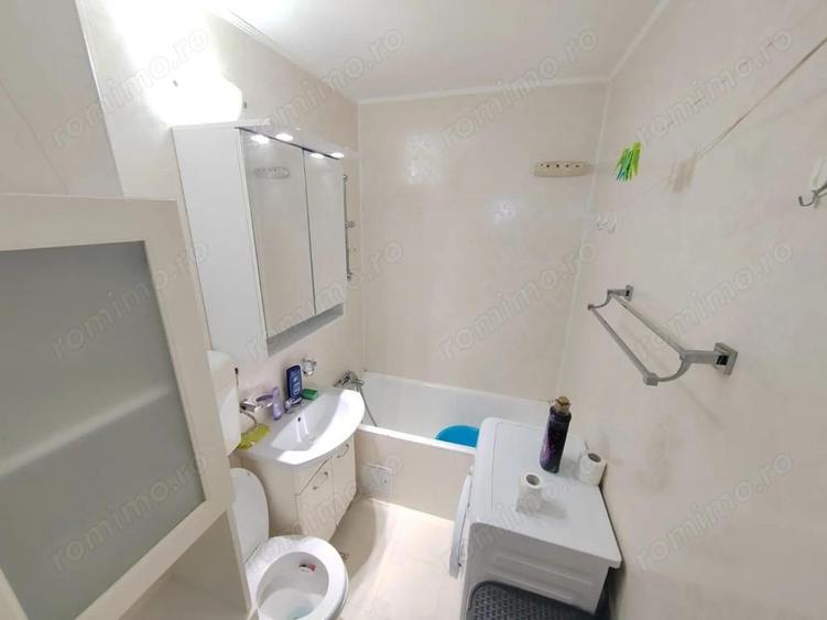 Titan Metrou 1 Decembrie - 1