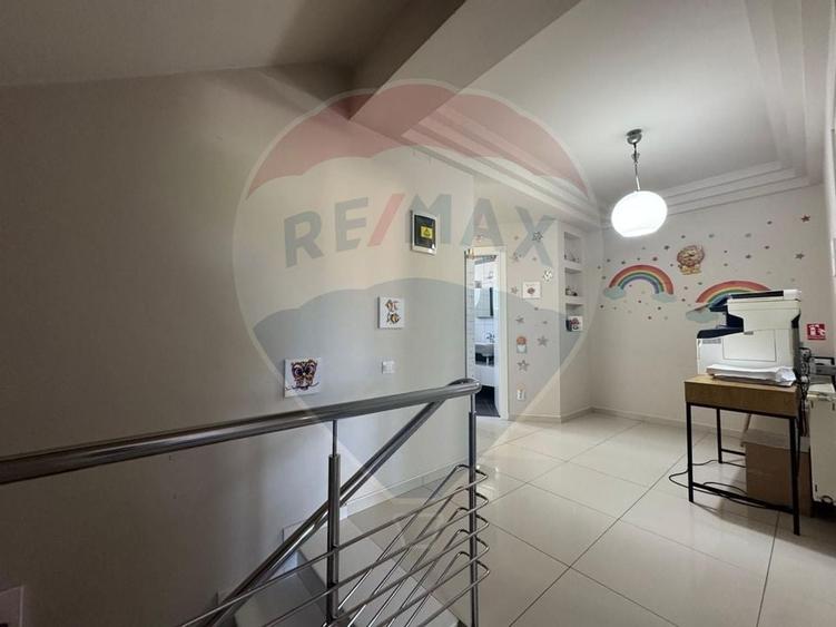 Casă / Vilă spațioasă de închiriat – Militari, zona Moinești - 11