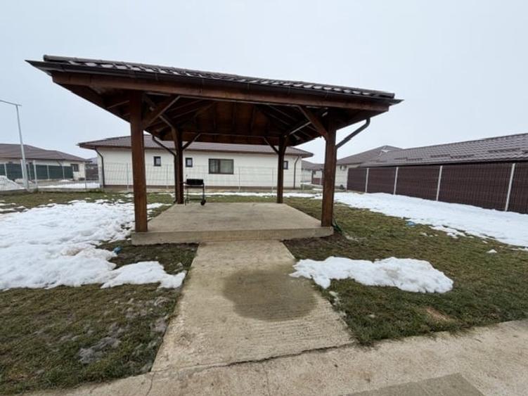 Casa Individuala 4 camere, 2 bai, gradina, foisor, 2 parcari - 8