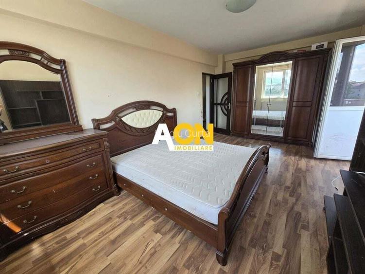 Apartament Zona Centru 3 Camere, cu Terasa 80mp Apartament Zona Centru 3 Camere, cu Terasa 80mp