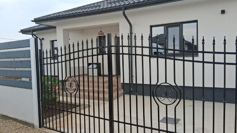 Casă nouă mobilată și utilată - 1