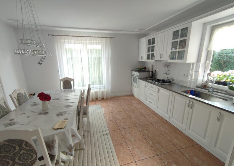 Casa cu garaj, teren 2000mp, chirie , Iaslovat - 10