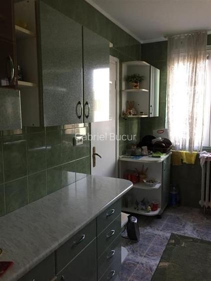 Vanzare Apartament 3 Camere Semidecomandat Berceni-Spinis