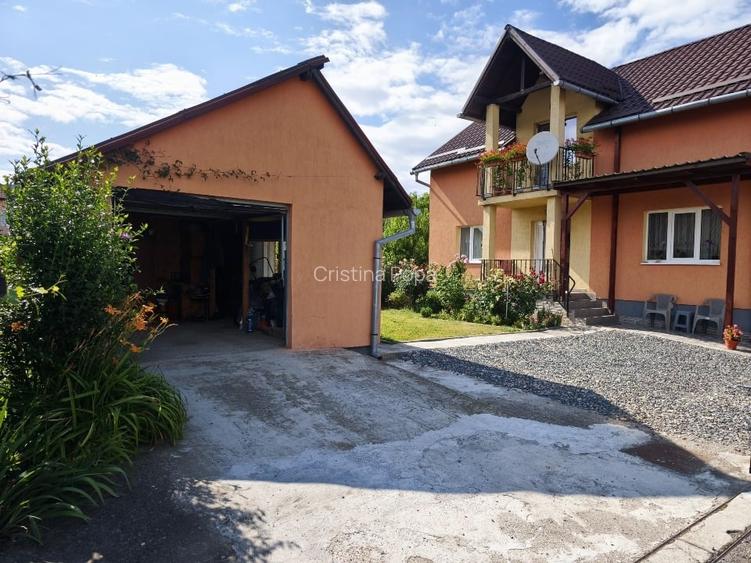Direct proprietar!Casă cu 7 camere + garaj+ curte 463 mp-Floresti CJ