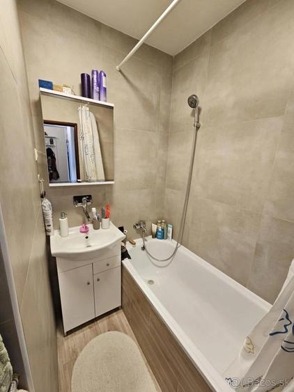 De inchiriat apartament cu o camera in zona Circumvalatiunii - 3