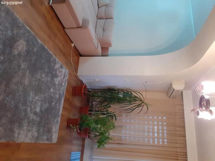 Vanzare Casa din caramida, supr. totala este de 387.mp., supr. const.121mp., str. Garii cu M. Bravu - 12