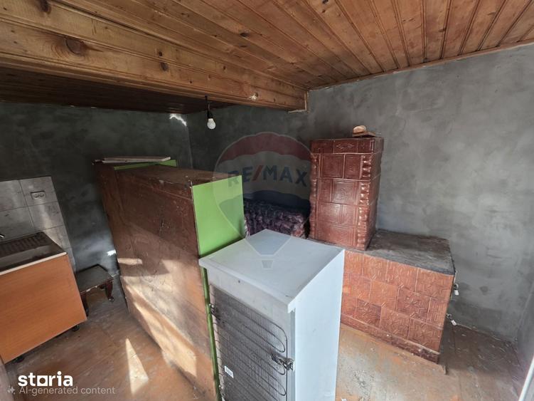 Casă cu 4 camere cu Teren 2880 Mp în Giulvăz