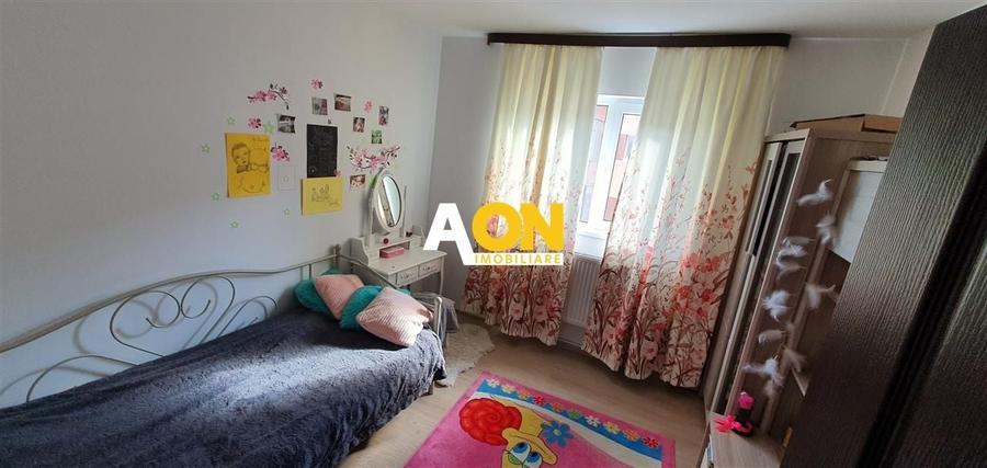 Apartament 3 camere, etaj intermediar, Cetate - 4