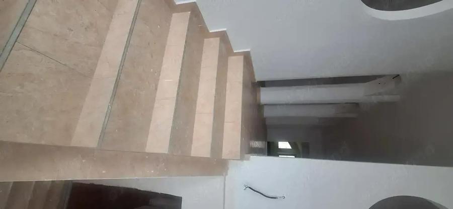 Inchiriez spa?iu comercial ultracentral str. Cuza Voda - 1