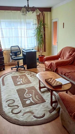 Vand Apartament 4 camere - decomandat, Cartier Crihala, Zona Pipa - 8