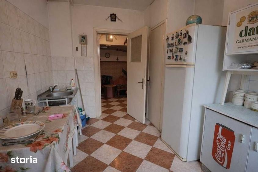 Apartament cu 3 camere decomandat în Berceni