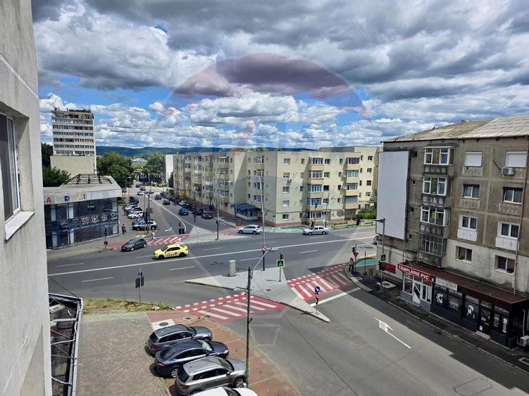 Apartament cu 3 camere decomandat de vanzare, zona Orizont - 12