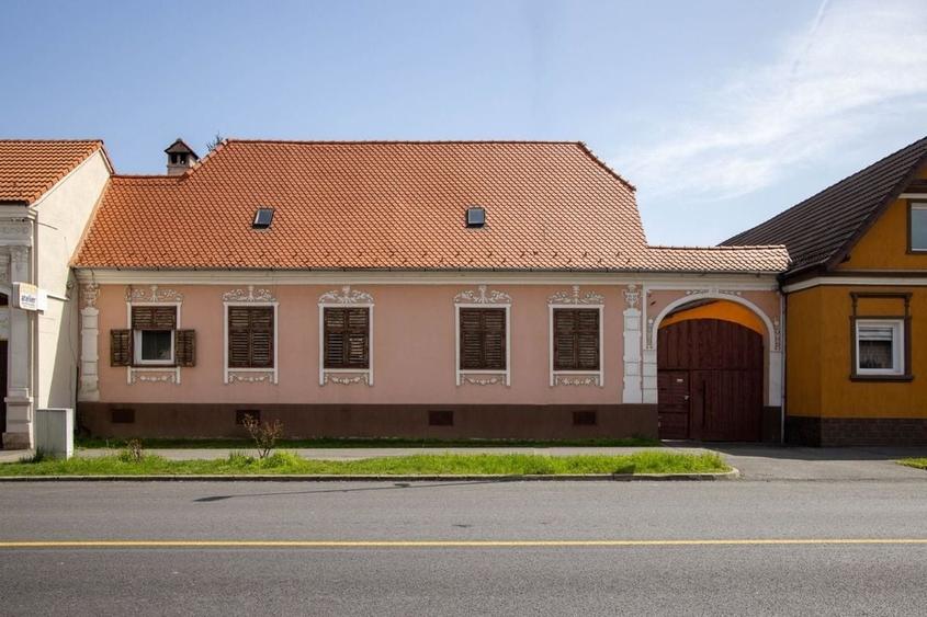 Casă Săsească Autentică cu Șură Impresionantă în Cristian – Teren 2729mp - 4