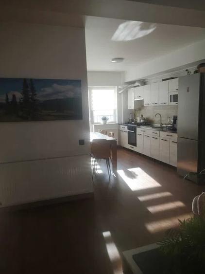 Apartament cu 3 camere semidecomandat, mobilat în Florești