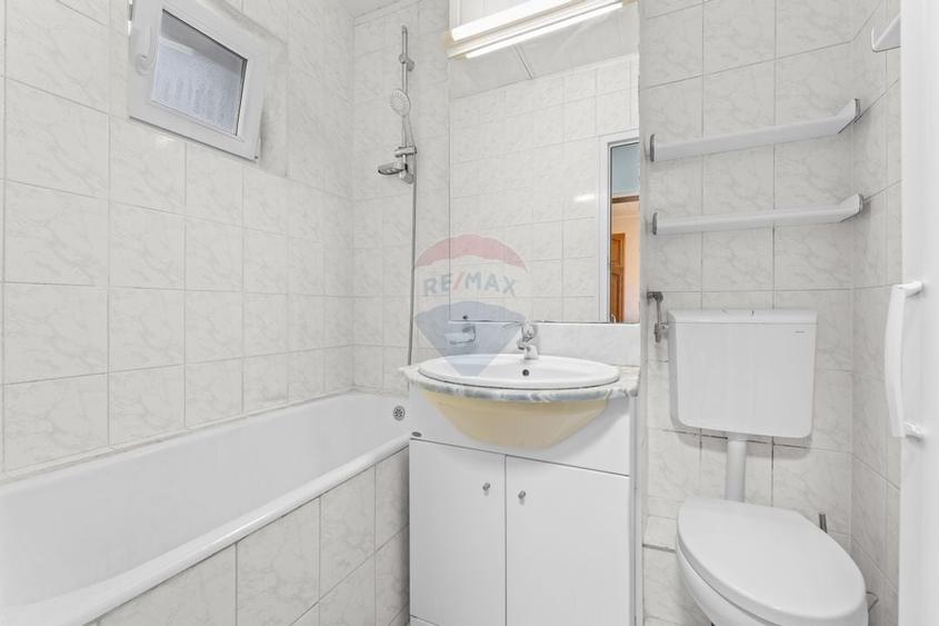 Apartament cu 3 camere de vânzare- COMISION 0% - 9