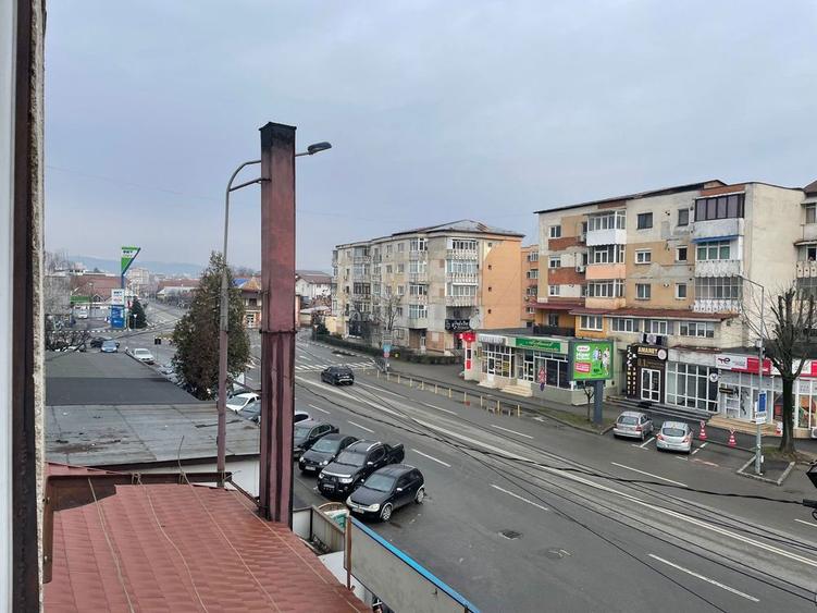 Apartament 3 camere Tic-Tac Victoriei Shopping city Mall Targu Jiu - 5