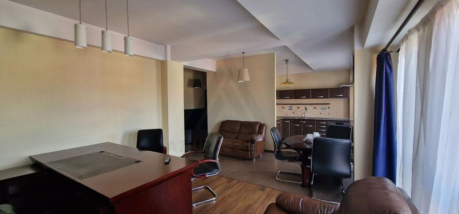 Apartament cu 3 camere decomandat, mobilat în Calea Dumbrăvii