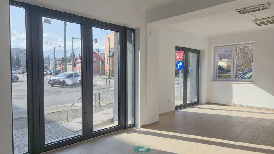 Spatiu comercial ideal pentru clinică medicală, birouri, activități similare. - 10