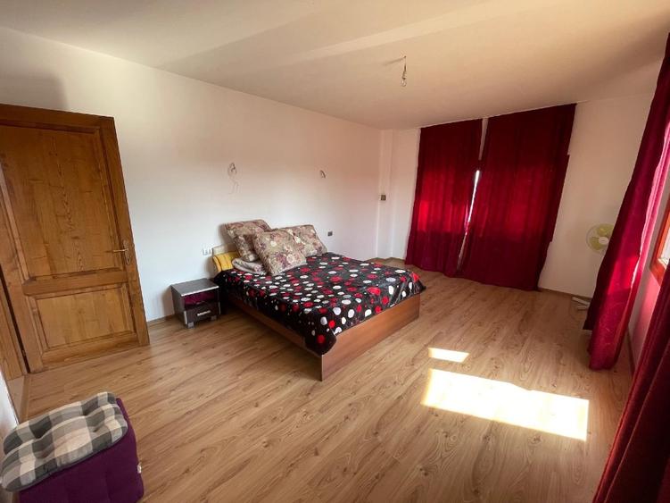 Casă de vânzare cu etaj  - 1