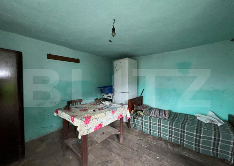 Casa de vanzare, cu 2 camere, 120 mp + teren de 1207 mp, zon - 1