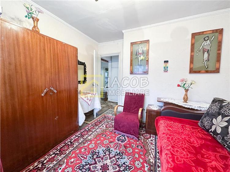 3 camere decomandate, 22 Decembrie - 7