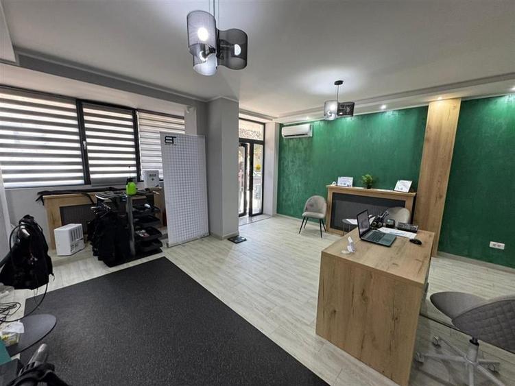 Spatiu comercial renovat complet de vanzare in Focsani - 14