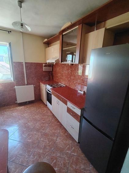 Inchiriez apartament 2 camere - 3