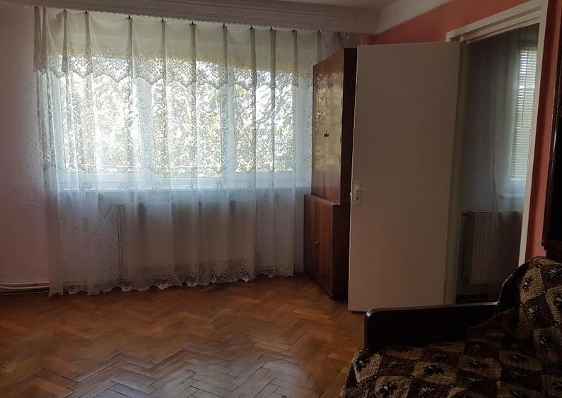 Apartament doua camere, nedecomandat, etaj doi, liber, pe Stadionului - 10