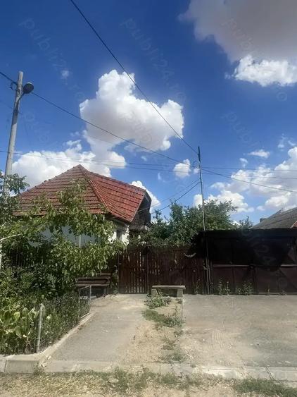 DE VANZARE - Casa 120mp si teren 280 mp - 3