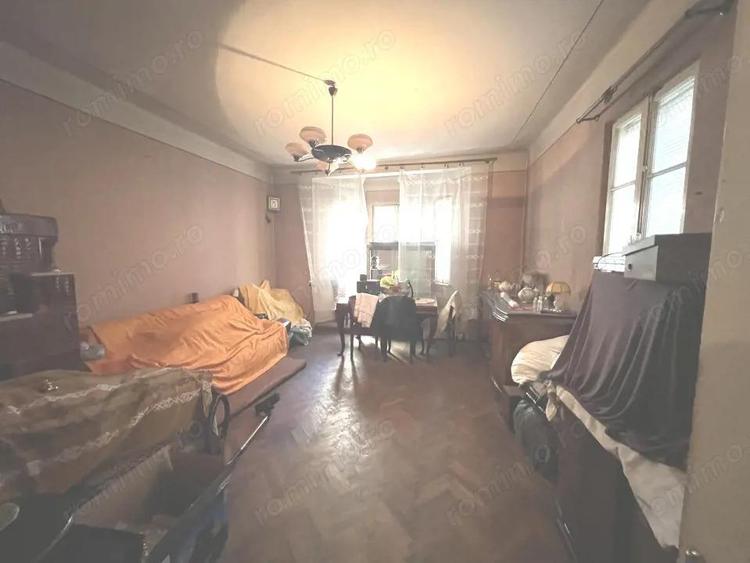 Vila P+ Et 1, Marasesti stradal - 3