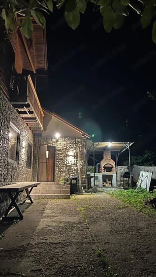 Casă cu 6 camere cu Teren 1800 Mp în Varlaam