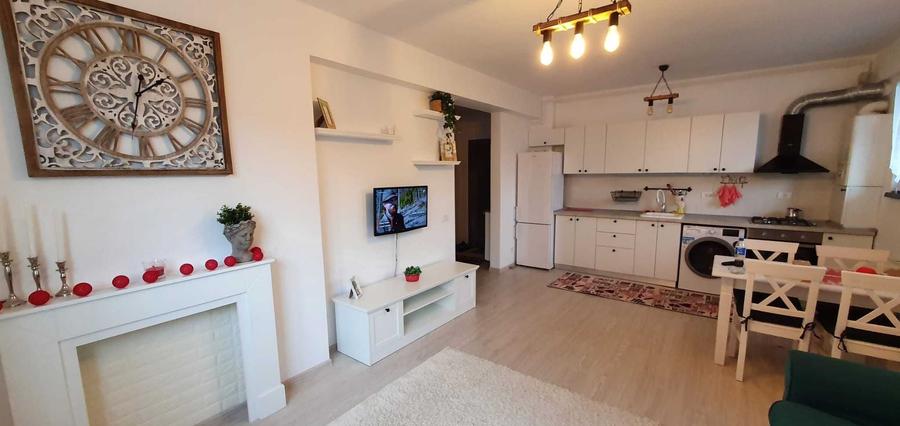 Apartament cu 2 camere decomandat în Uverturii