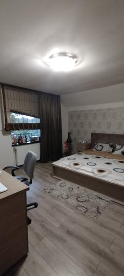 Casă cu 5 camere cu Teren 468 Mp în Lazu