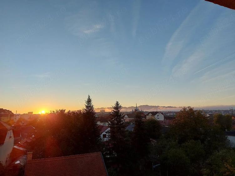 Apartament cu 3 camere decomandat în Turnișor