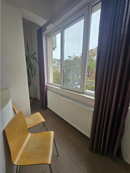 Apartament cu 3 camere decomandat, mobilat în Delfinariu