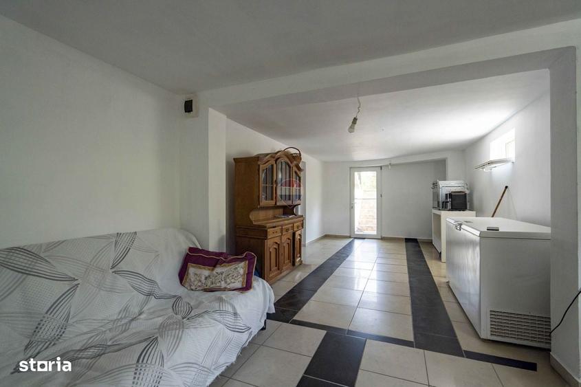 Casă cu 4 camere în Centura