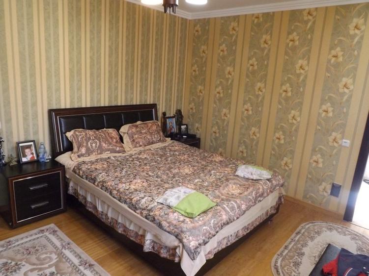 Casă individuală cu 7 camere cu Canalizare în Săcele