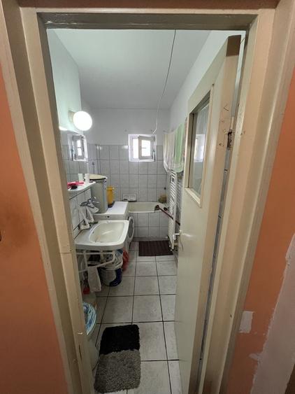 Apartament cu 2 camere semidecomandat în Zamfirescu