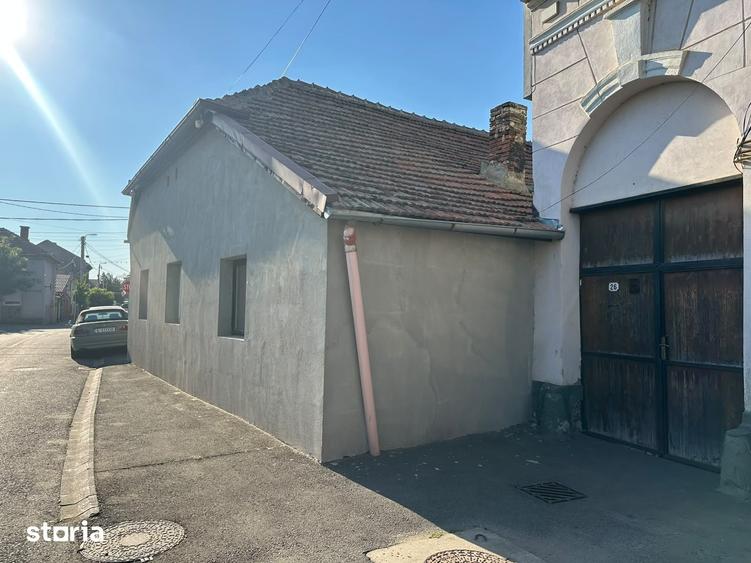 Casă cu 4 camere cu Teren 229 Mp în Drăgășani