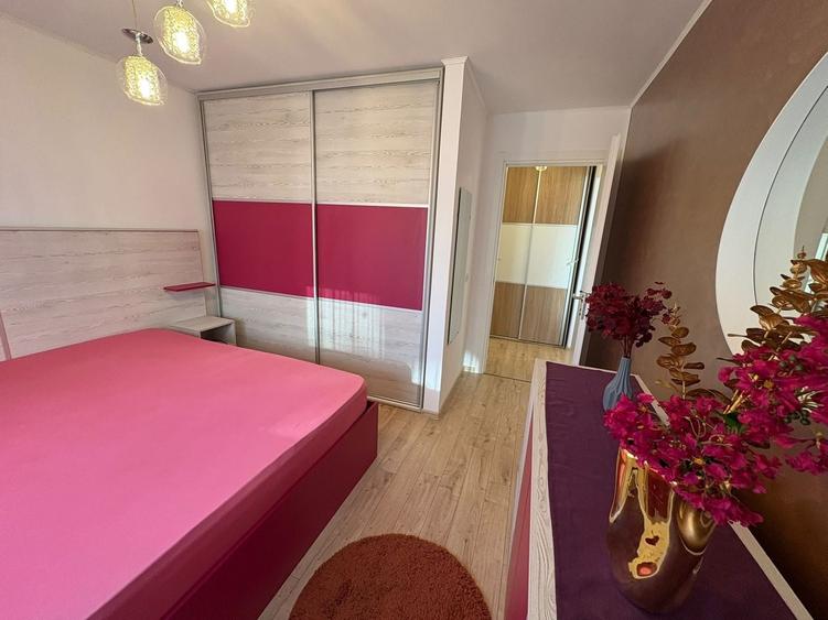 Apartament cu 2 camere decomandat, mobilat în Tractorul
