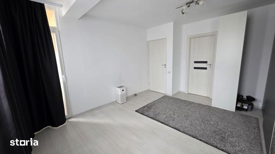 Casă cu 5 camere cu Teren 250 Mp în Central
