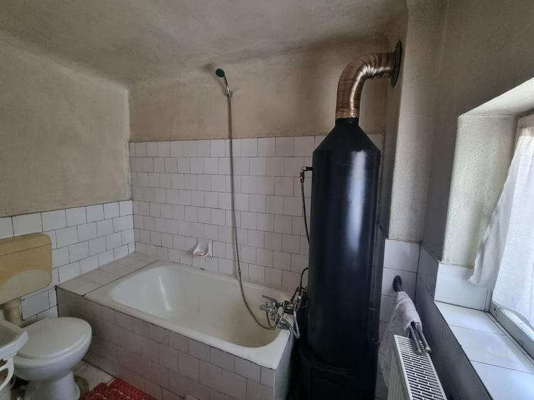 Casă individuală cu 3 camere cu Canalizare în Tărlungeni
